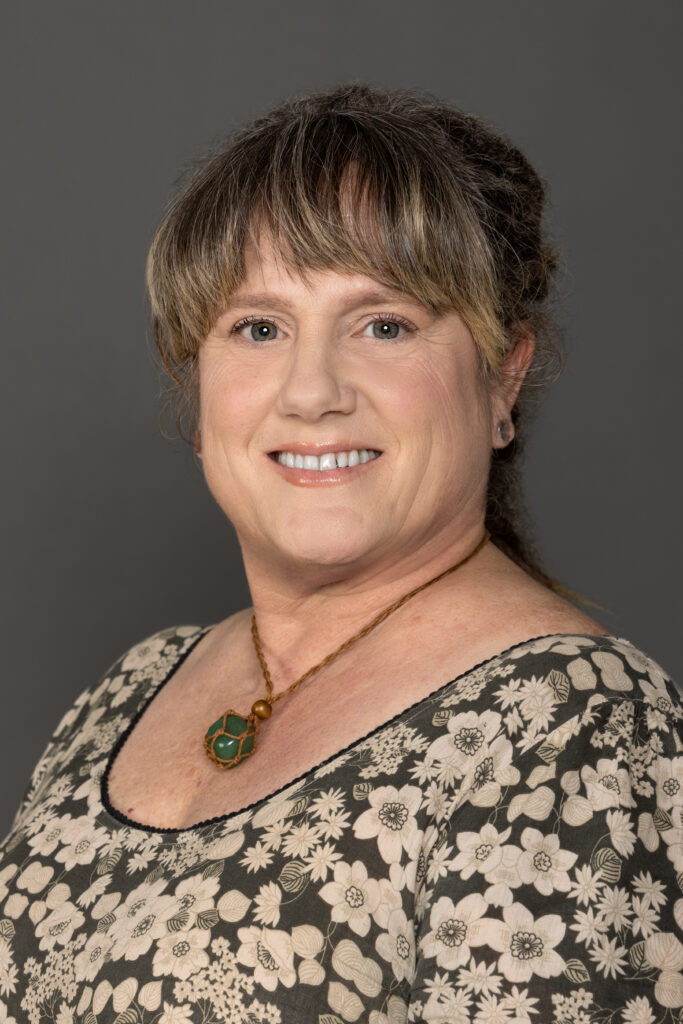 Saxton, Pam